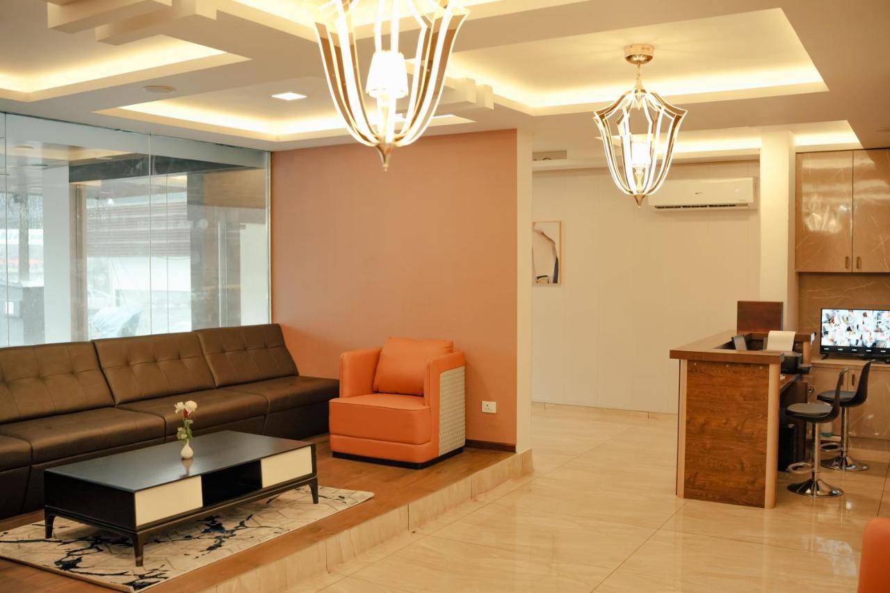 Esquina Residency Hotell Kochi Exteriör bild