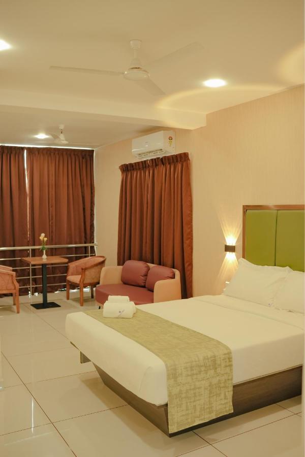 Esquina Residency Hotell Kochi Exteriör bild