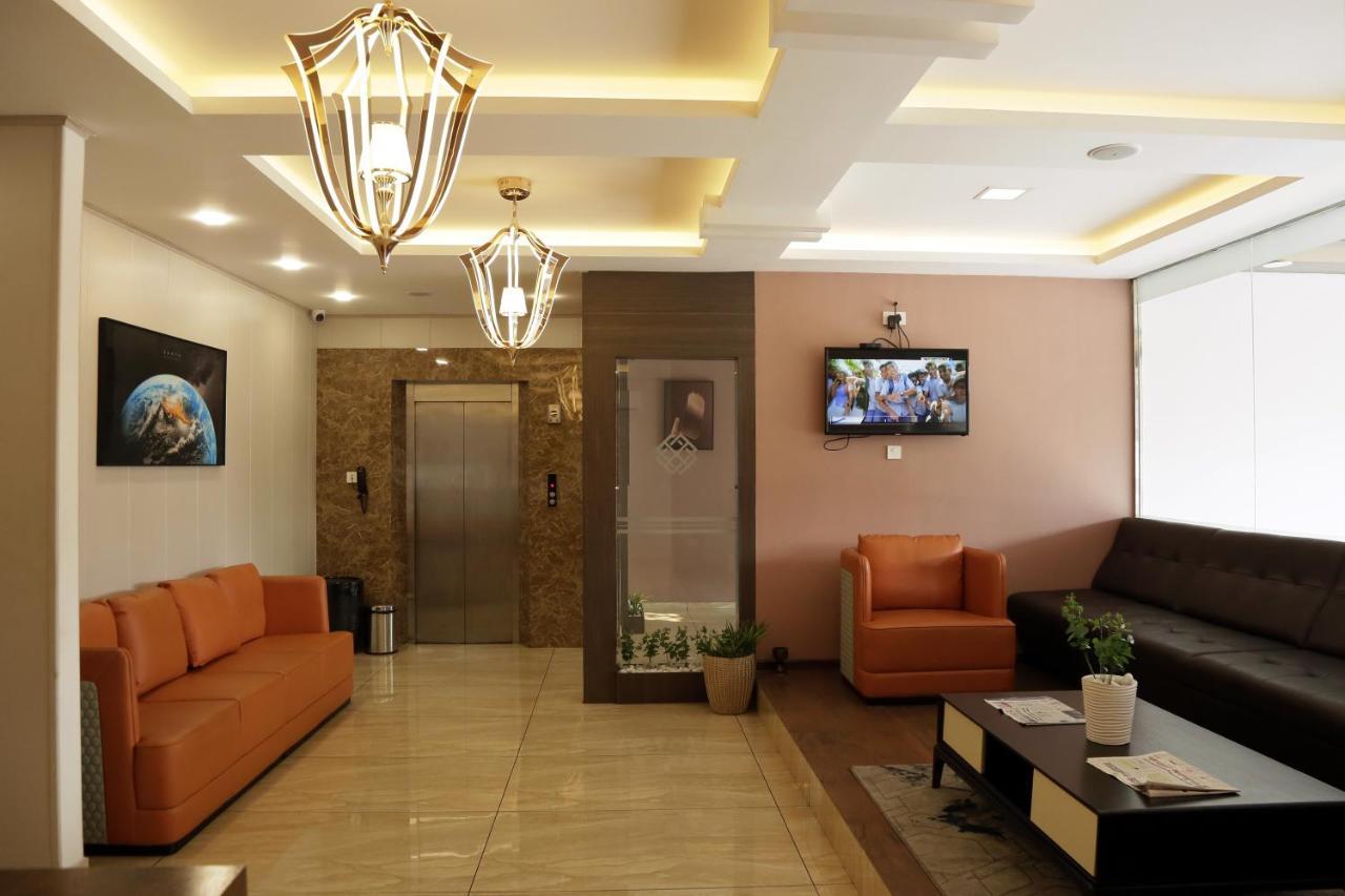 Esquina Residency Hotell Kochi Exteriör bild