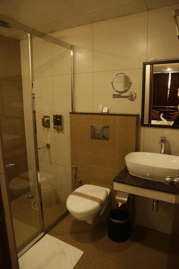 Esquina Residency Hotell Kochi Exteriör bild