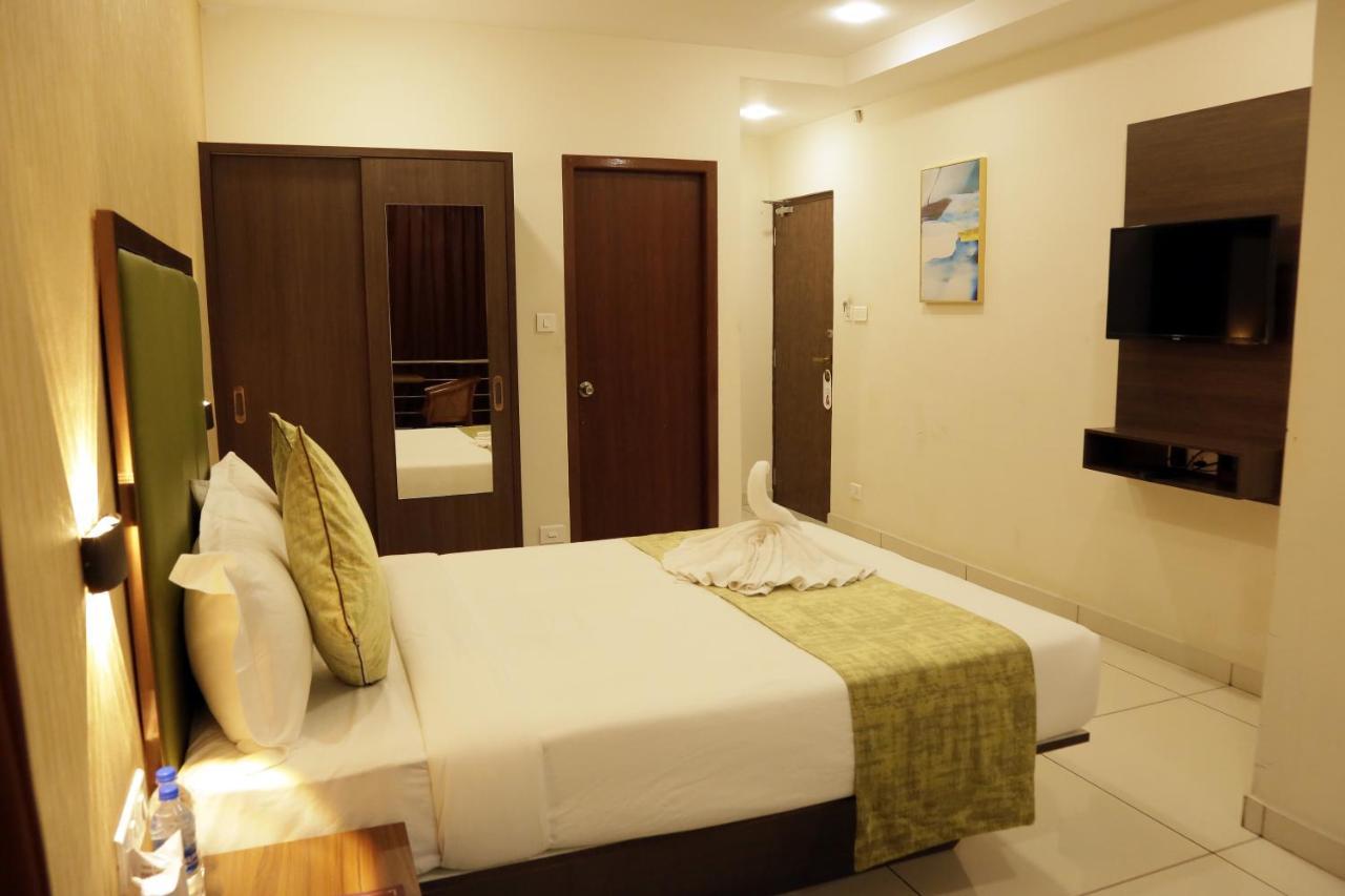 Esquina Residency Hotell Kochi Exteriör bild